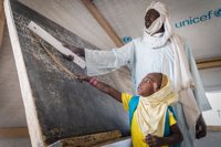 La radio, alternativa para aprender para los niños afectados por Boko Haram en lago Chad