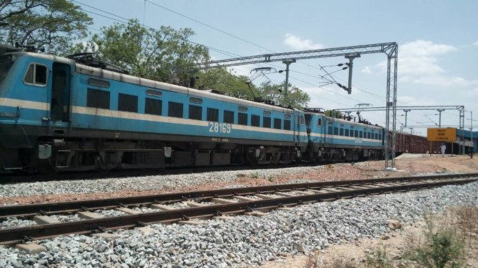 Línea ferroviaria electrificada de Abengoa en India