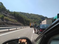 Sucesos.- El incendio de un coche dentro del túnel de Pando provoca retenciones en El Huerna