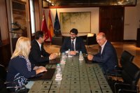 La Comunidad y el CSIF colaboran para rebajar la tasa de interinidad de los empleados públicos