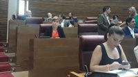 Los 4 exdiputados de Cs siguen sin ubicación en las Corts y el partido pide que se instalen fuera del edificio de grupos