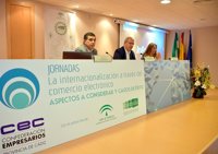 Junta y CEC animan a empresarios a apostar por el comercio electrónico para su negocio exterior