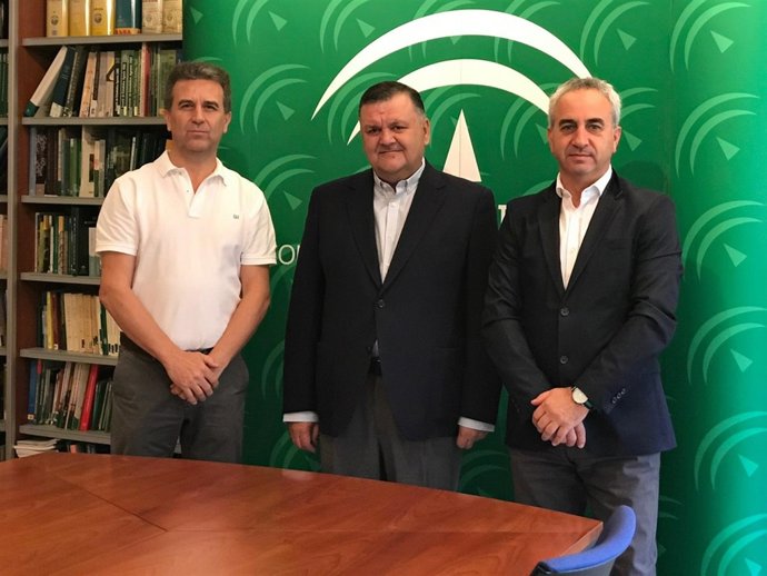 Zurera, entre Sánchez (izda.) e Izquierdo