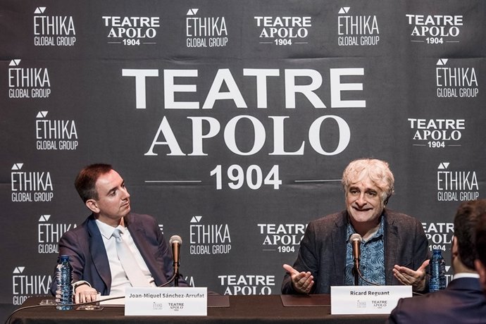 J.M. Sánchez-Arrufat i el dtor.Del Teatre Apol·lo R.Reguant 