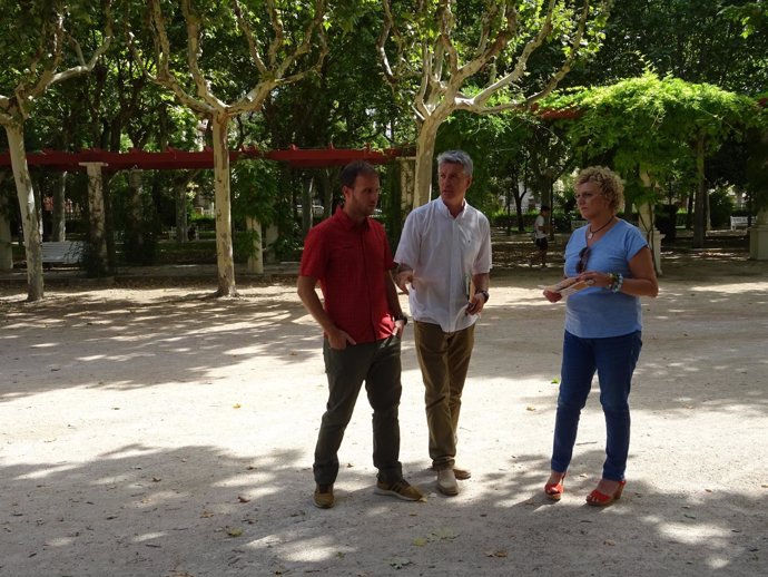 Presentación de los paseos guiados por los parques de Huesca       