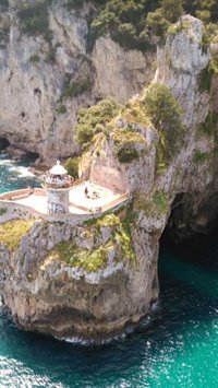 Evacuada en helicóptero del Faro del Caballo por una dolencia cardiaca