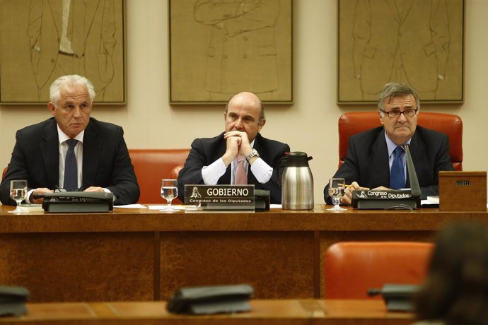 Luis de Guindos comparece en la Comisión de Economía del Congreso