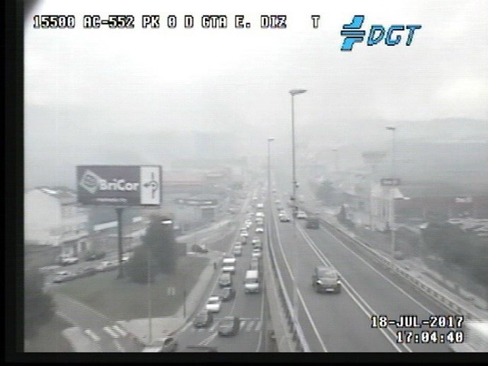 Incendio forestal detrás del Marineda City en A Coruña.