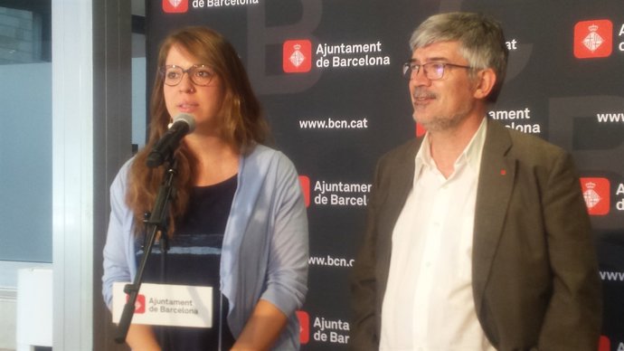 La teniente de alcalde Janet Sanz y el concejal Agustí Colom