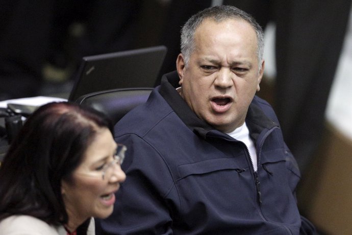 Diosdado Cabello (R), deputy of Venezuela's United Socialist Party (PSUV), talks