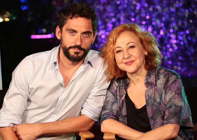 El reencuentro de Paco León y Carmen Machi./ Europa Press