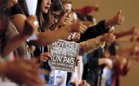 Chile, un paso más cerca de despenalización del aborto tras un intenso debate en el Senado