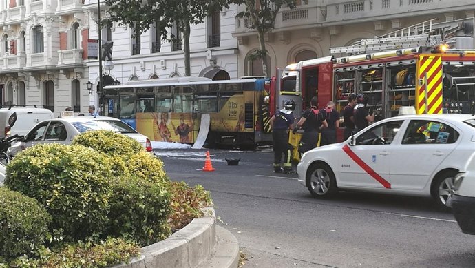 Incendio de un bus en la calle Velázquez