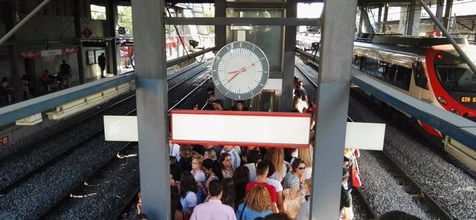 Avería en una puerta de un Cercanías en Villaverde (Madrid)