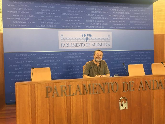 El parlamentario de IULV-CA José Antonio Castro