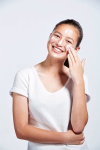 ¿Tienes rojeces en tu rostro? Ponle freno antes de que sea demasiado tarde