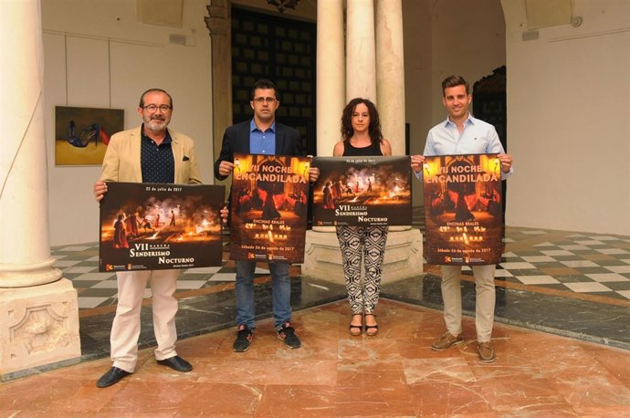 El delegado de Deportes y Juventud en Diputación (dcha.) presenta la actividad