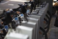 Sabanés defiende la inclusión de BiciMAD en la tarjeta de transporte como una mejora del servicio