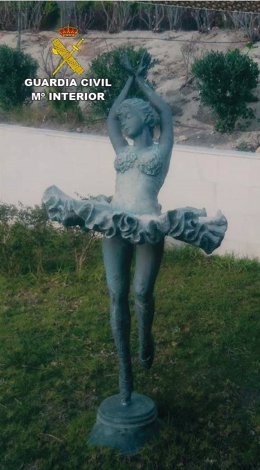 Una de las estatuas sustraídas