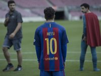 El Superlópez de Dani Rovira se cuela en el Camp Nou para rodar con... ¿Messi?