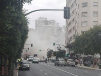 Se desprende parte de la fachada del edificio de la calle del Sol de desalojado al detectarse grietas
