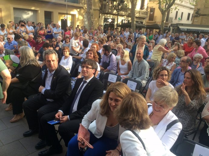Puigdemont en el acto de campaña por el 'sí' en Barcelona