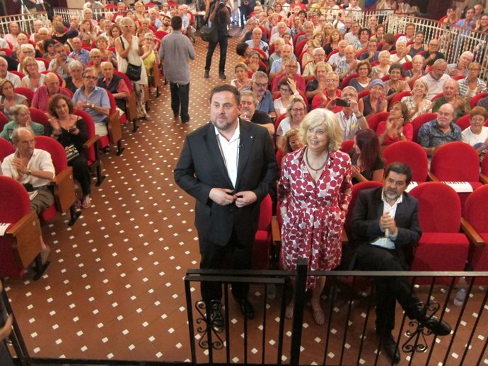  El Vpte.O.Junqueras, L'Exconsellera I.Rigau I J.Sánchez (ANC)                