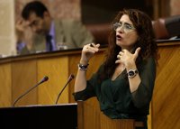 La Junta urge a Montoro a anunciar que no habrá suspensión cautelar de las 35 horas