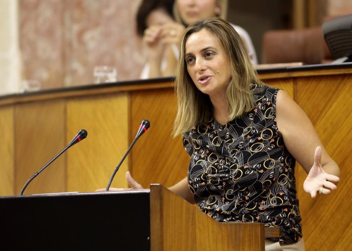 La parlamentaria del PP-A Marifrán Carazo, este jueves en el Pleno