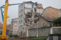 Continúa el desescombro del edificio siniestrado en Santander
