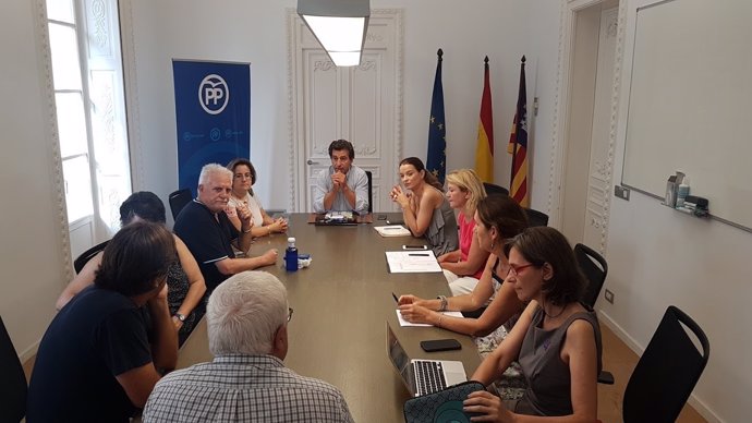 El PP de Baleares se reúne con 'Illes per un Pacte'