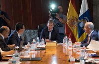 Clavijo dice que CC mantendrá "gobernabilidad" y "sentido común" en el país "pase lo que pase" con el PP en Canarias