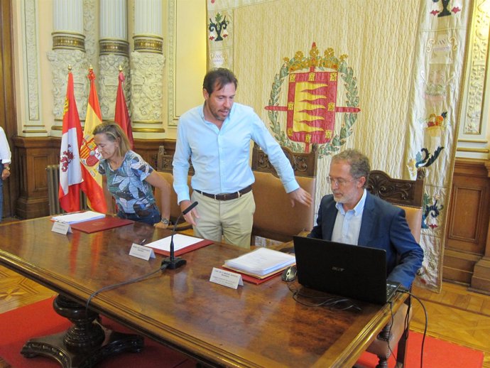 Óscar Puente en rueda de prensa