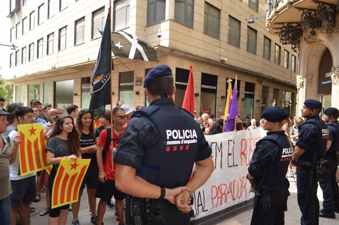 Protestas ante la inauguración del Parador Nacional de Turismo de Lleida