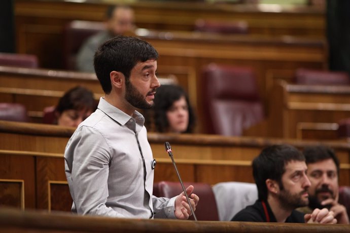 Pablo Bustinduy, de Podemos, en la sesión de control al Gobierno en el Congreso