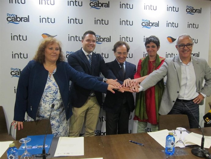 Firma Porto Cabral en Vigo