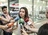 Arrimadas pide a la antigua Convergència que deje de "tapar la corrupción con la estelada"