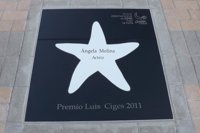 Islantilla inaugura su Paseo de la Fama con cinco estrellas de mar dedicadas a actores de su Festival de Cine