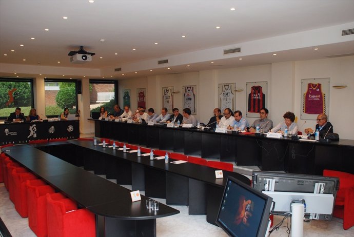 Asamblea General de la ACB reunida en Barcelona
