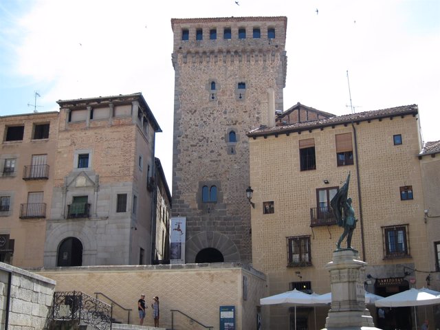 Segovia.- Torreón de Lozoya                 