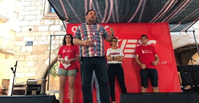 Oriol Junqueras i Marta Rovira en un acte de les JERC a Montblanc