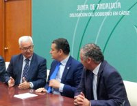 Sanz y Jiménez Barrios destacan el "diálogo y la coordinación" existente entre Junta y Gobierno para Las Aletas