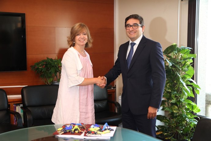 La consellera M.Borràs i el director territorial de BBVA, Xavier Llinares