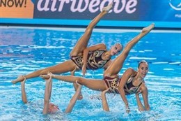 Equipo español de natación sincronizada en la final por equipos