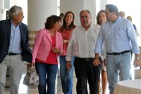 PP sugiere a Podemos que pregunte a a sus bases sobre "lentejas, sillones, moqueta y despachos"