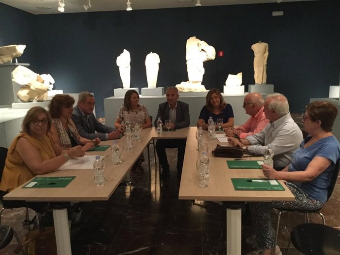 Reunión sobre la exposición inaugural del Museo Íbero