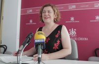 La presidenta de Vimcorsa recuerda que el PP "obvió durante cuatro años la construcción" de VPO