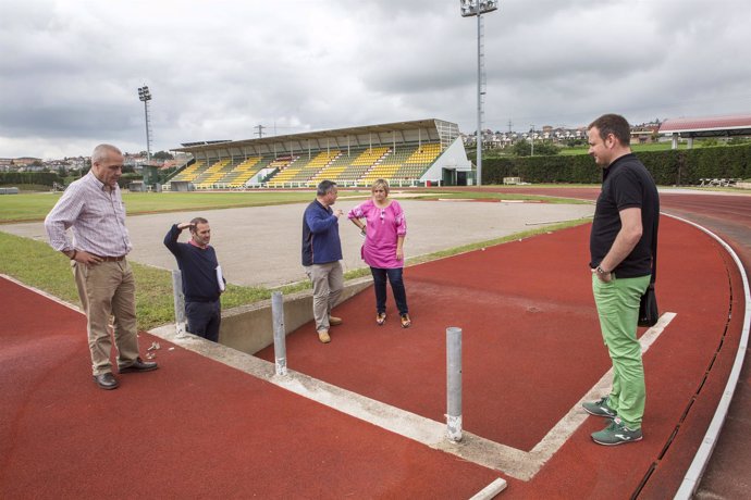 Obras de reparación de la pista de atletismo de La Maruca