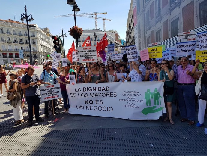 Protesta en Sol de la Plataforma por la Dignidad de los Mayores en Residencias