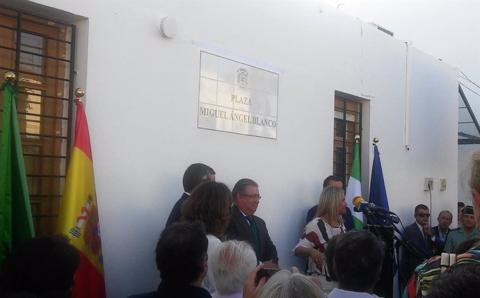 Inauguración de una plaza en Vejer dedicada a Miguel Ángel Blanco